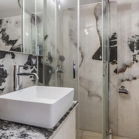 Апартаменты Marble House